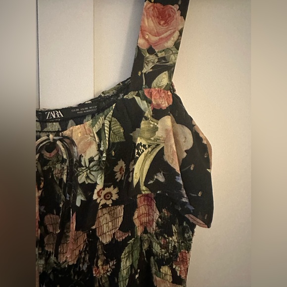 Zara black floral dress with gold flecks - Size XS - Picture 4 of 5